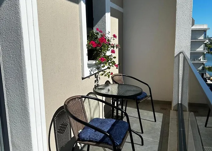 Vlad Summer 62 Apartment